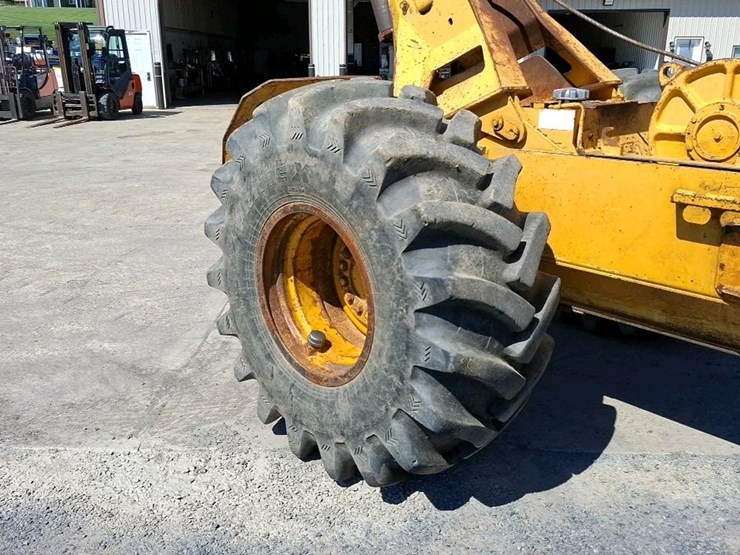 1993-deere-640e-image-36