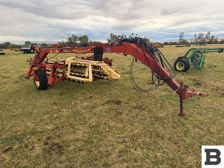 new-holland-216-image-8