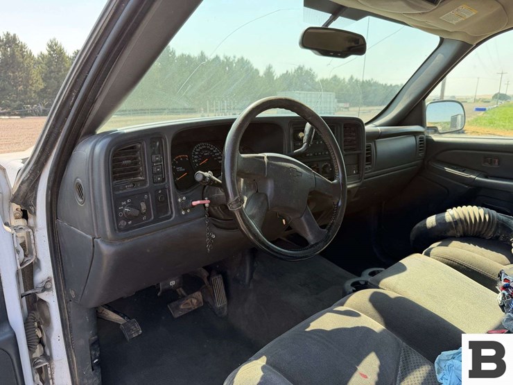 2005-chevrolet-silverado-2500hd-image-17