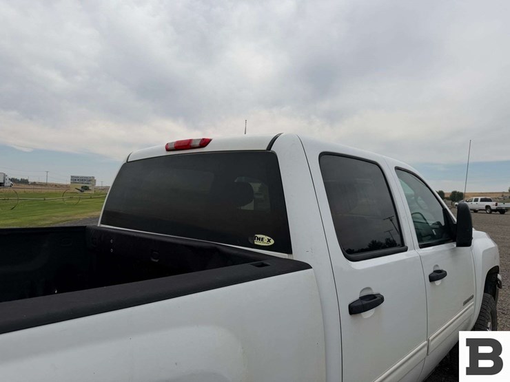 2012-chevrolet-silverado-2500hd-image-19