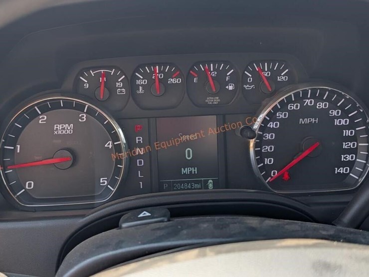 2017-chevrolet-silverado-3500-image-12
