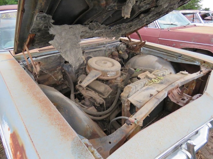 1966-chevrolet-impala-4dr-sedan-image-7