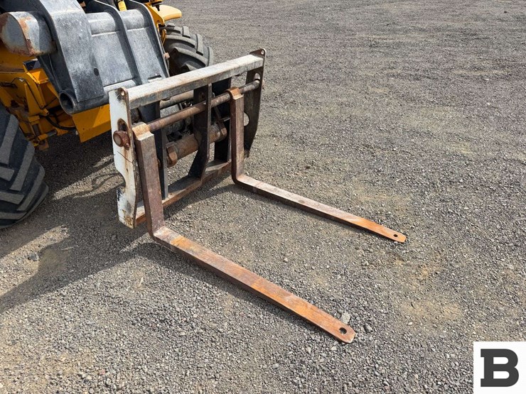 jcb-520-image-7