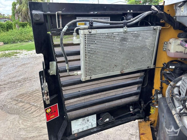 2021-caterpillar-289d3-image-10