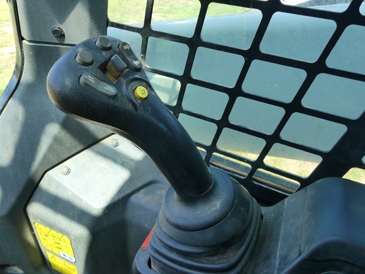 2023-bobcat-t770-image-15