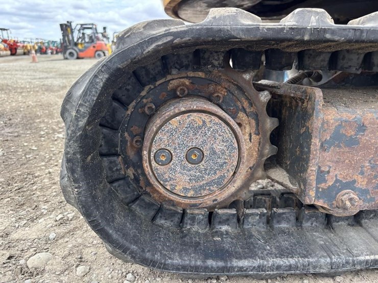 2016-deere-17g-image-22