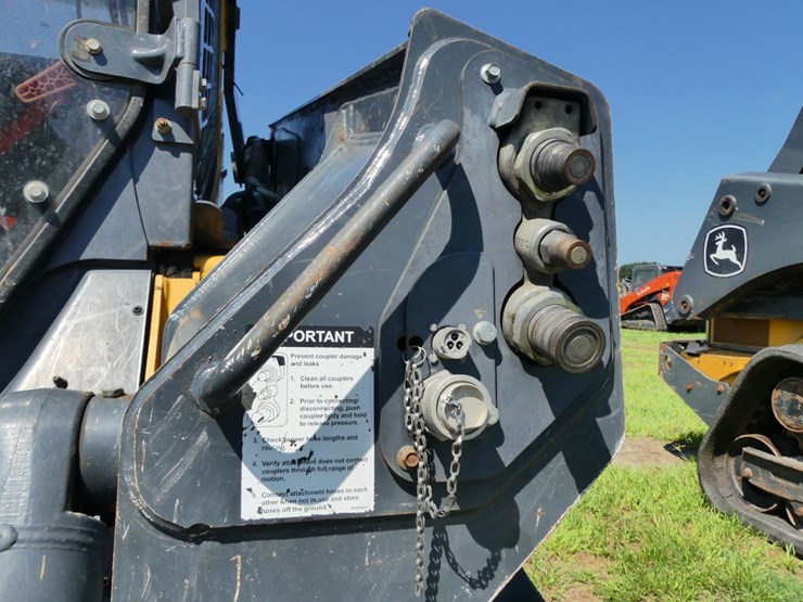 2023-deere-333g-image-12