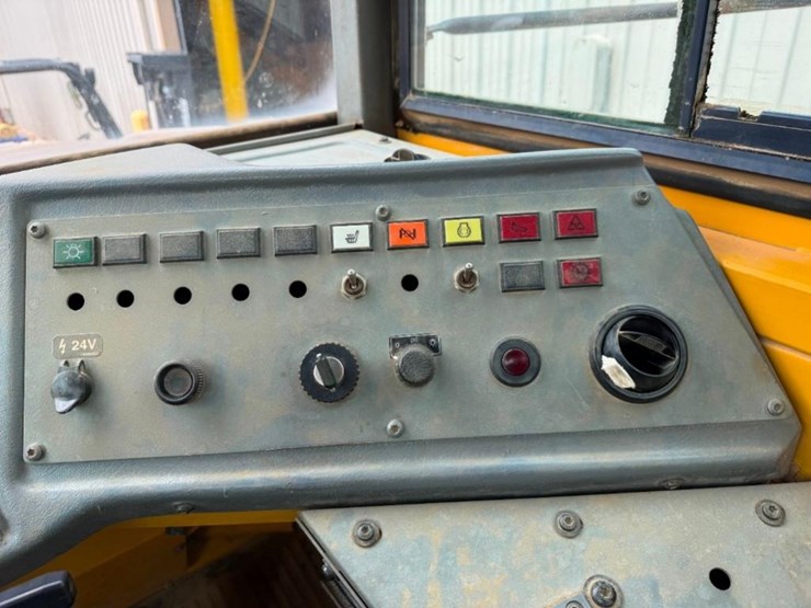 volvo-a25c-image-9