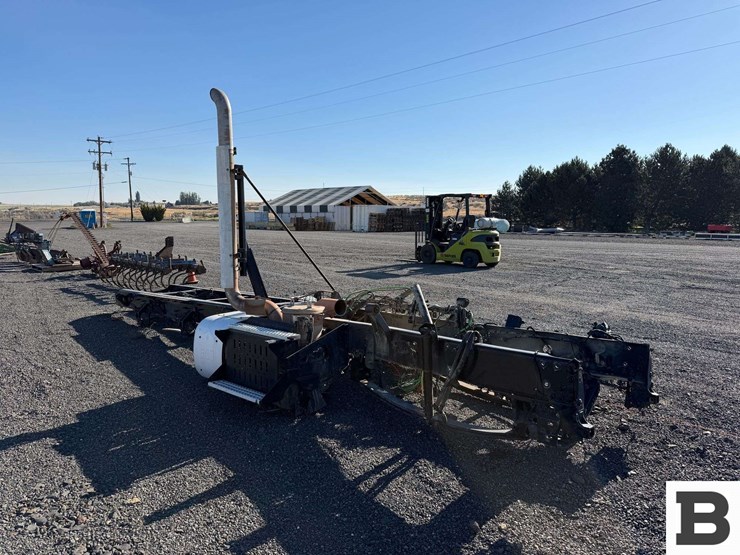 2013-volvo-vnl-truck-frame-image-4