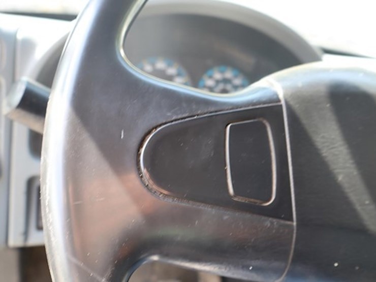 2005-international-durastar-4300-image-24