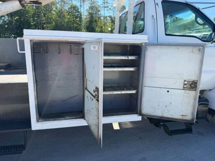 2001-ford-f650-xl-image-48