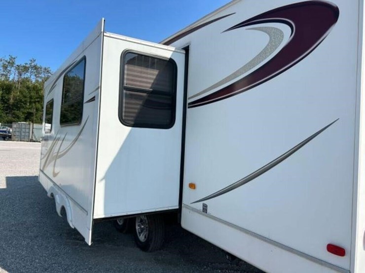 2010-keystone-laredo-28rbs-t/a-travel-trailer-4ydt-image-24