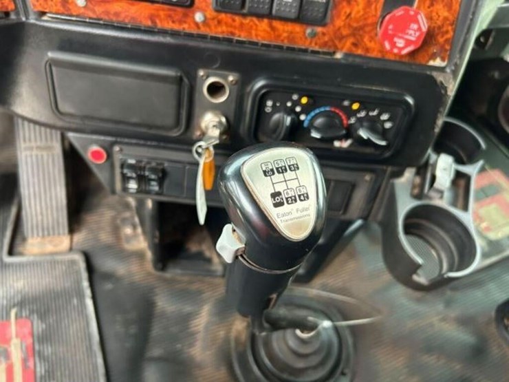 2007-western-star-4900ex-image-14