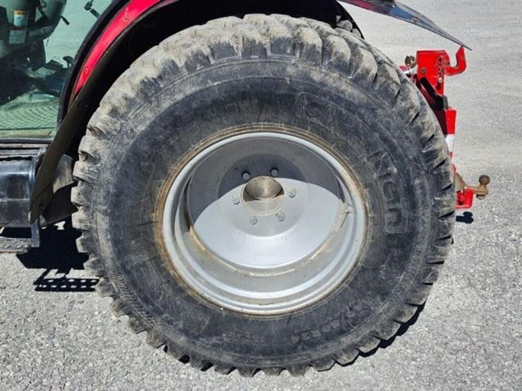 2013-mahindra-5010-hst-image-64
