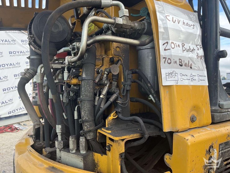 2016-caterpillar-303-image-20