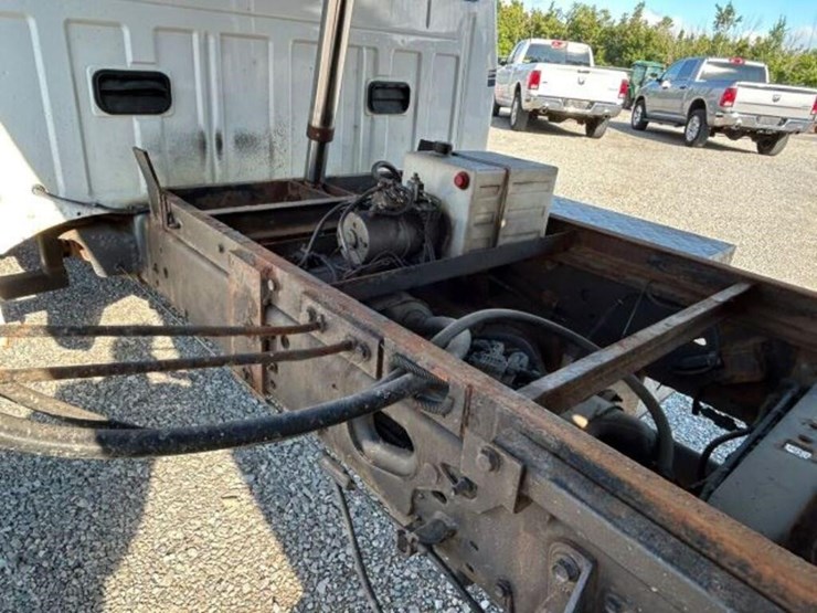 2012-ford-f550-xl-image-66