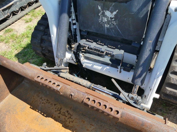 2023-bobcat-t770-image-11