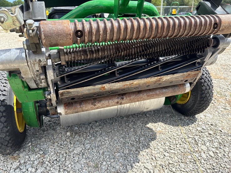 #1099-•-john-deere-180e-cut-walking-greensmower-image-12