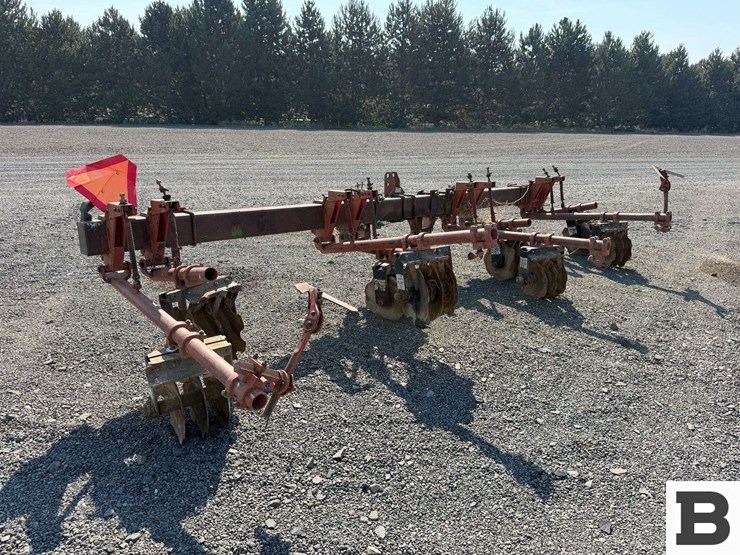 16'-lilliston-rolling-cultivator-toolbar-image-3