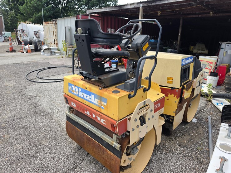 #25519-•-dynamic-vibratory-compactor-image-6
