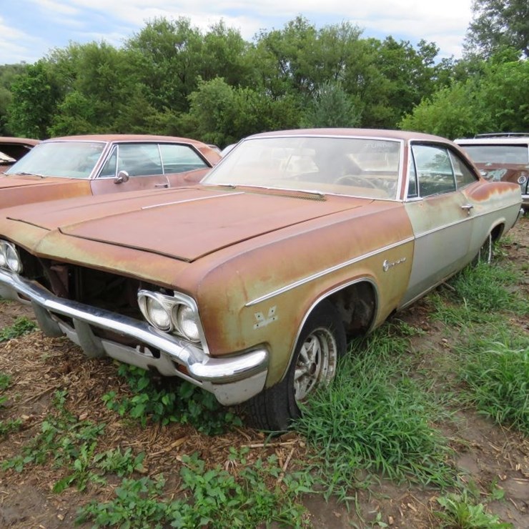 1966 Chevrolet Impala 2dr HT