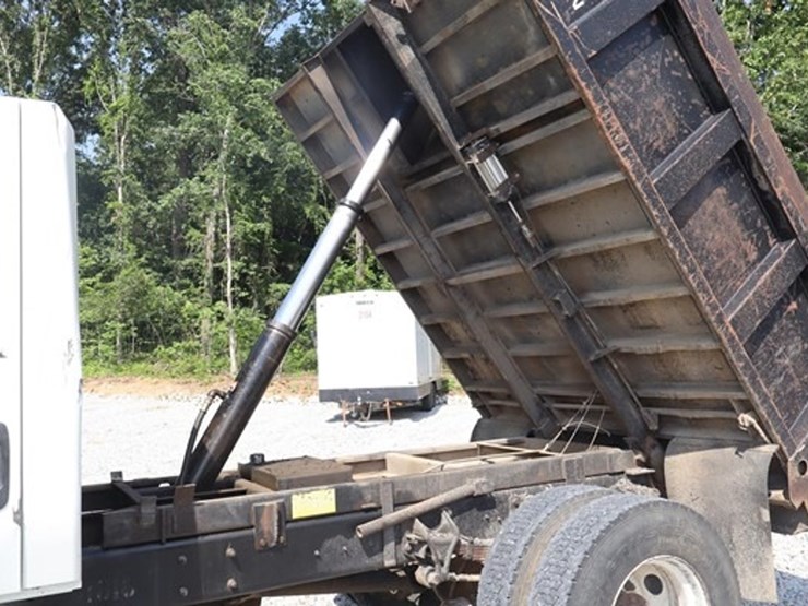 2005-international-durastar-4300-image-30