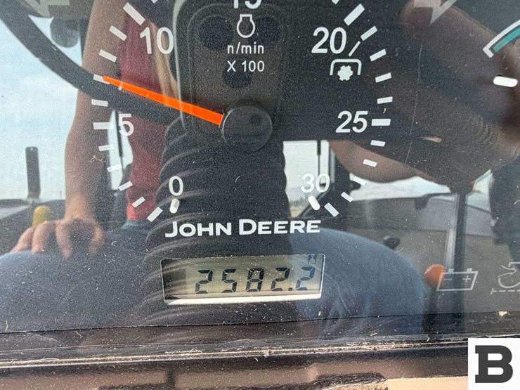 2005-john-deere-6603-image-49