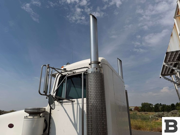 1989-peterbilt-377-image-13