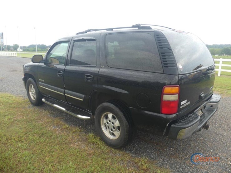 2003-chevrolet-tahoe-image-10