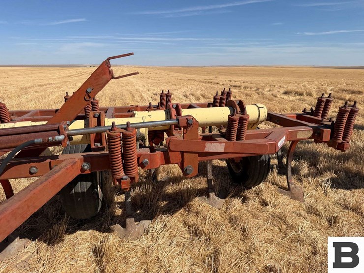 krause-2341-field-cultivator-image-17