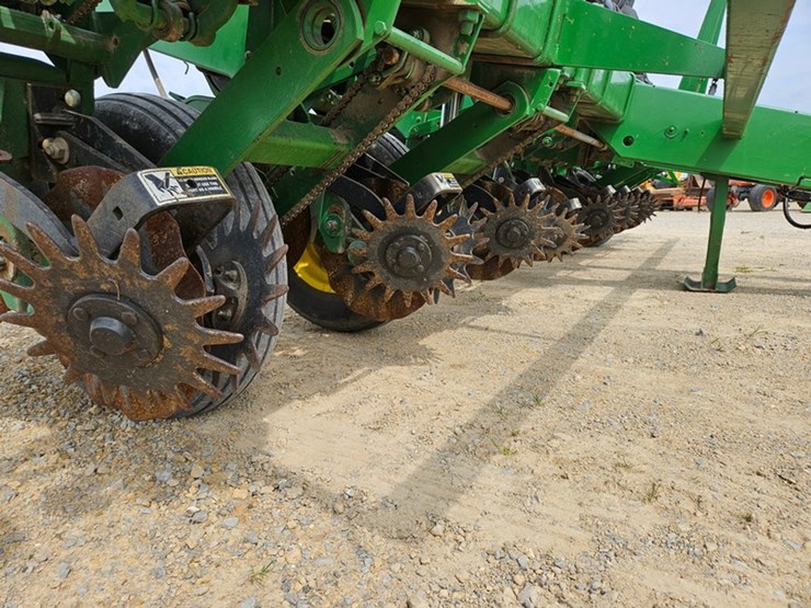 john-deere-7200-image-22