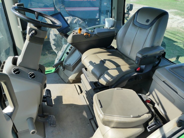 2021-john-deere-8r-310-image-15