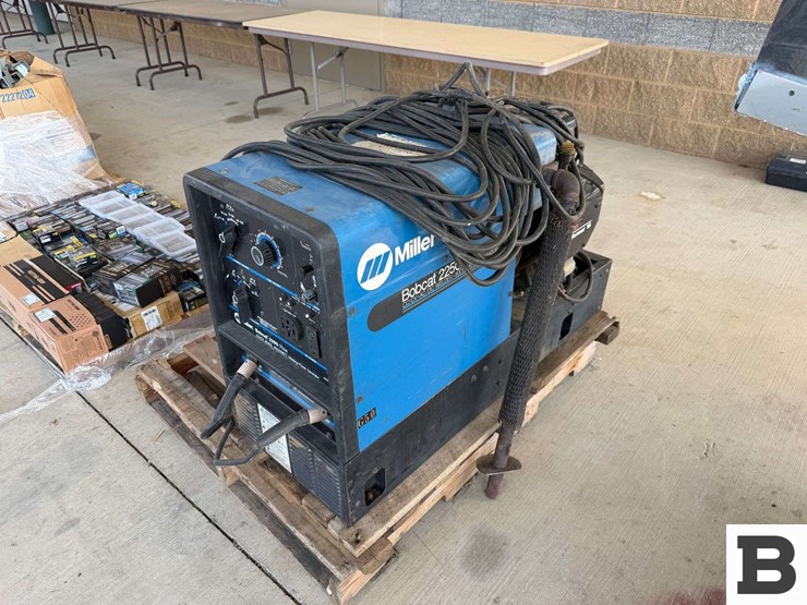 miller-bobcat-225g-image-5