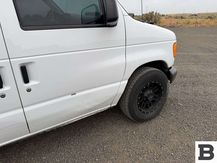 2006-ford-cargo-image-24