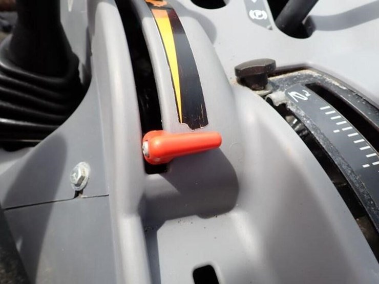 2021-kubota-m4-071-image-19