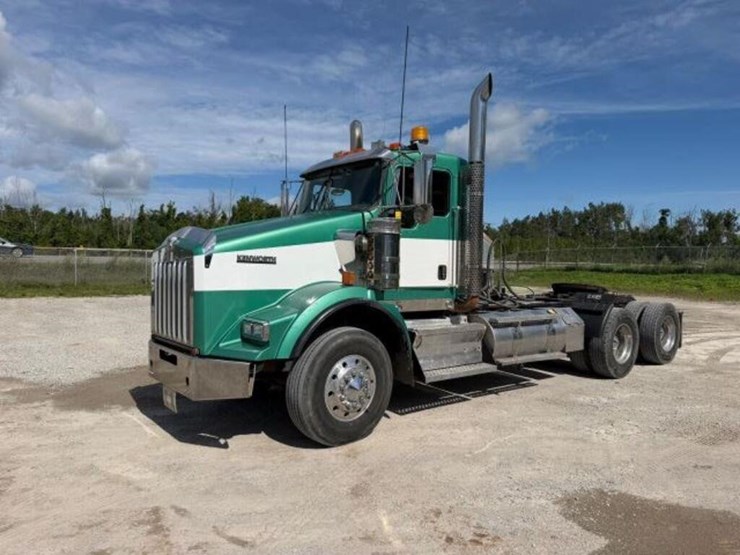 2009-kenworth-t800-image-1