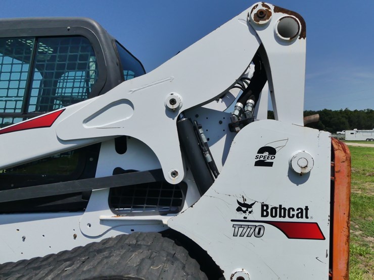 2015-bobcat-t770-image-8