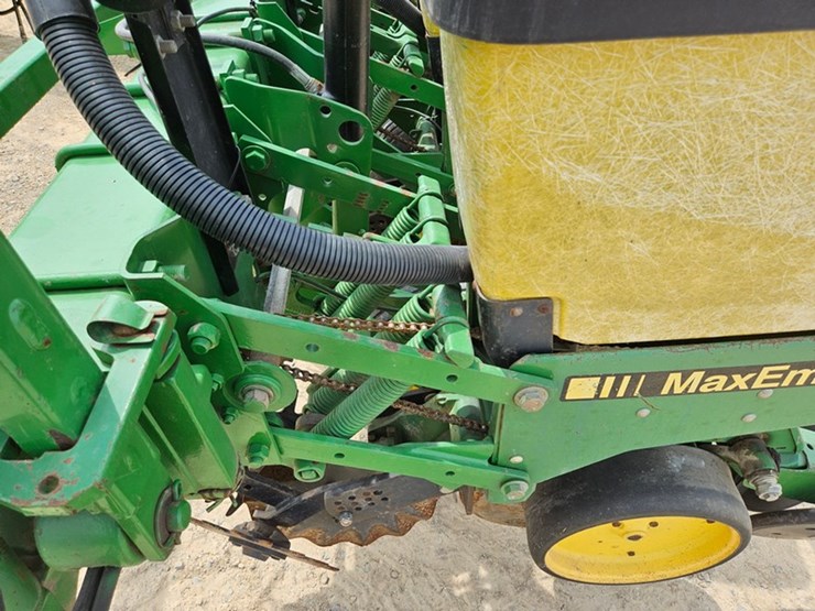 john-deere-7200-image-49