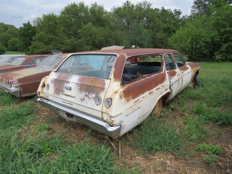 1965-chevrolet-belair-4dr-wagon-image-4