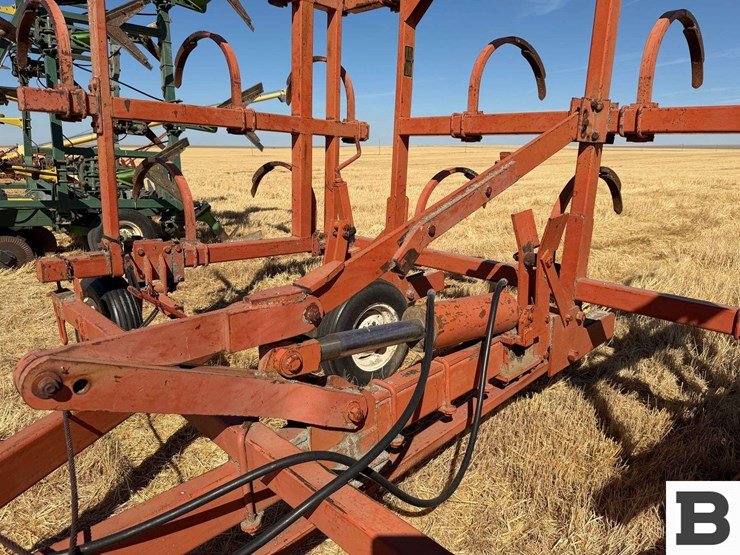 allis-chalmer-800-chisel-plow-image-14