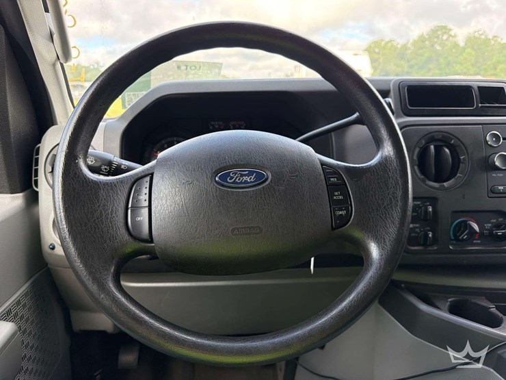 2012-ford-cargo-image-14