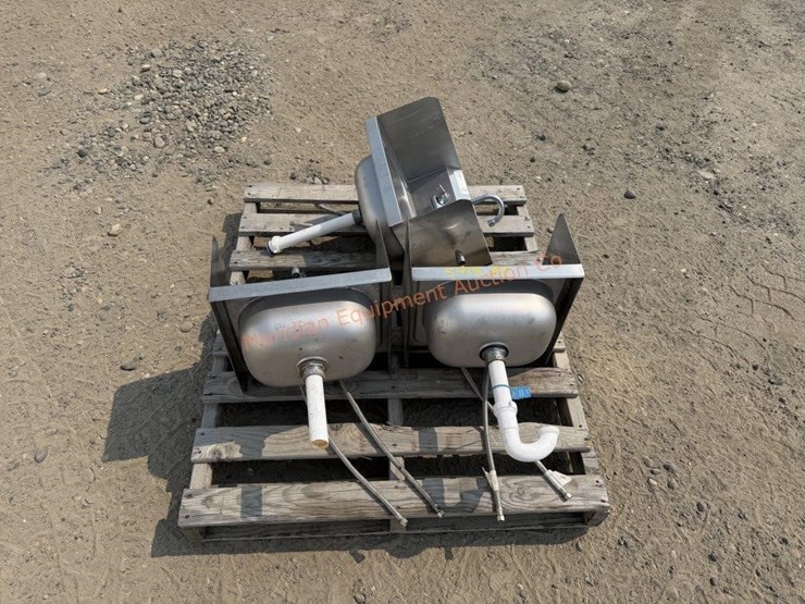 3--steel-commercial-hand-wash-sinks-image-1