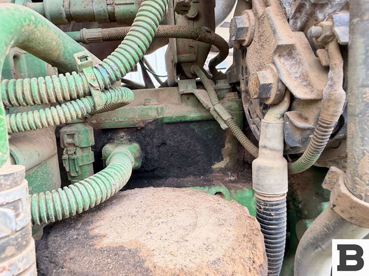 2015-john-deere-6210r-image-71
