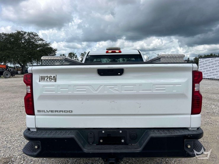 2019-chevrolet-silverado-1500-image-21