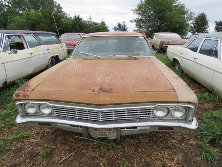 1966-chevrolet-belair-4dr-wagon-image-2