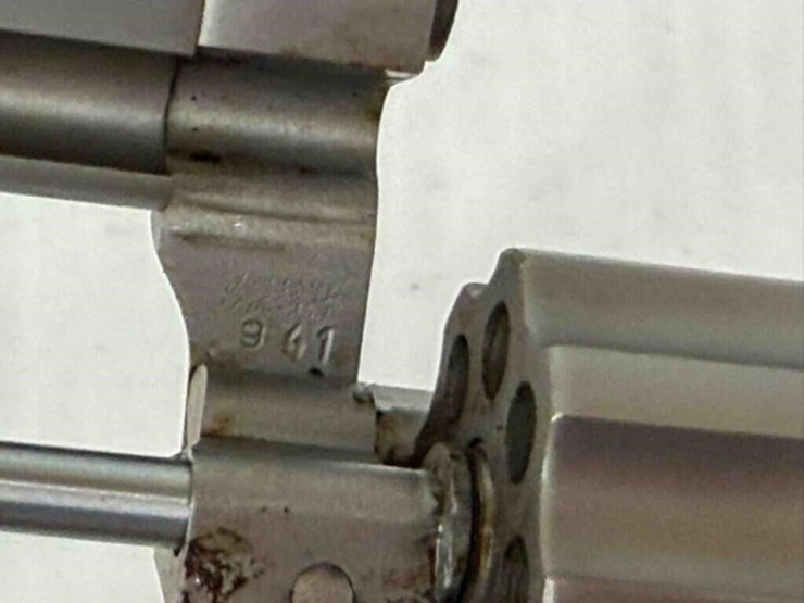 taurus-mod,-941-22mag-revolver-image-11
