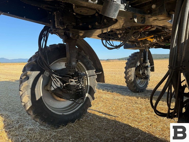 2018-case-ih-patriot-2250-image-13