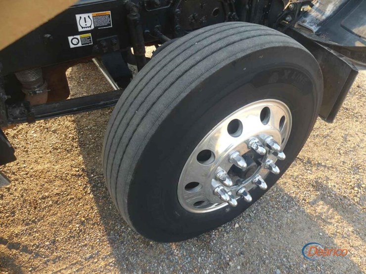 2013-peterbilt-388-image-10