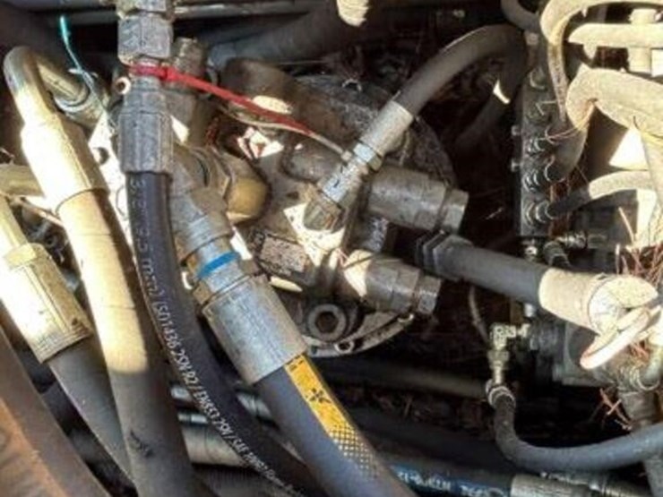 2012-volvo-fc2421c-image-32