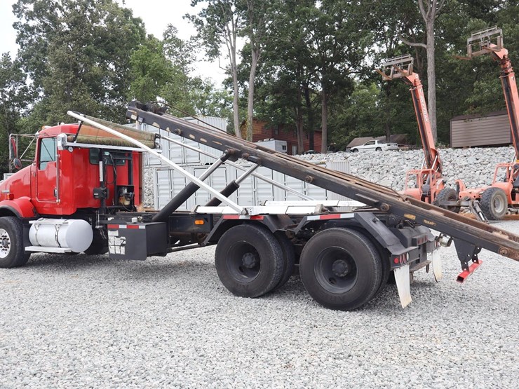 2011-kenworth-t800-image-3